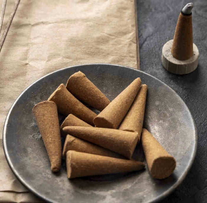 NATURAL PALO SANTO INCENSE CONE 秘魯香薰木三角香